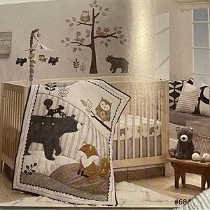 Bedding Crib Like New!!!
